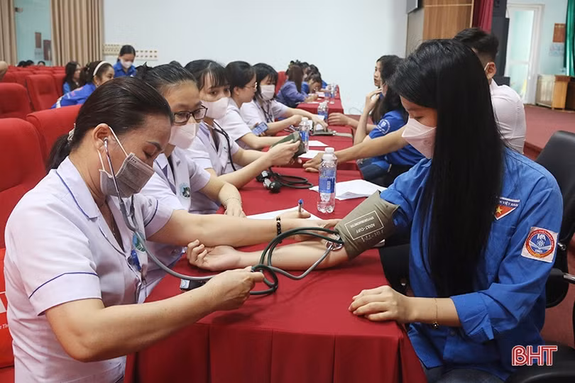 Ngày hội hiến máu tại Đại học Hà Tĩnh thu về 147 đơn vị máu.