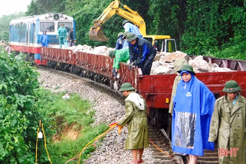 Bộ Tư lệnh Quân khu 4 kiểm tra công tác phòng chống mưa lũ ở Hà Tĩnh