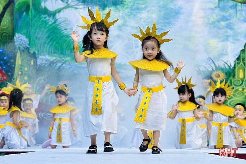 Hoá trang ngộ nghĩnh cùng các bạn nhỏ Trí Đức
