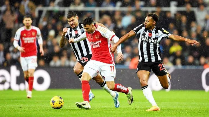 VAR gây tranh cãi, Arsenal thua đau Newcastle
