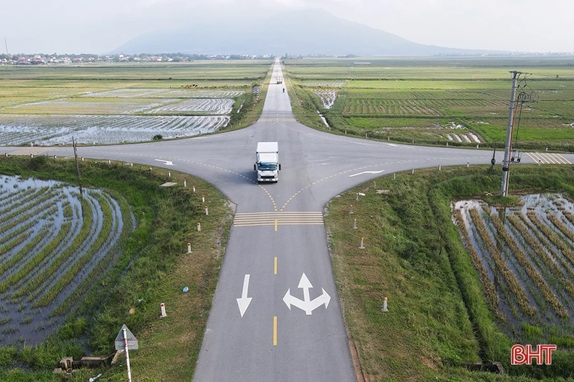 Lý giải nguyên nhân tiềm ẩn tai nạn tại 1 ngã tư trên đường ven biển