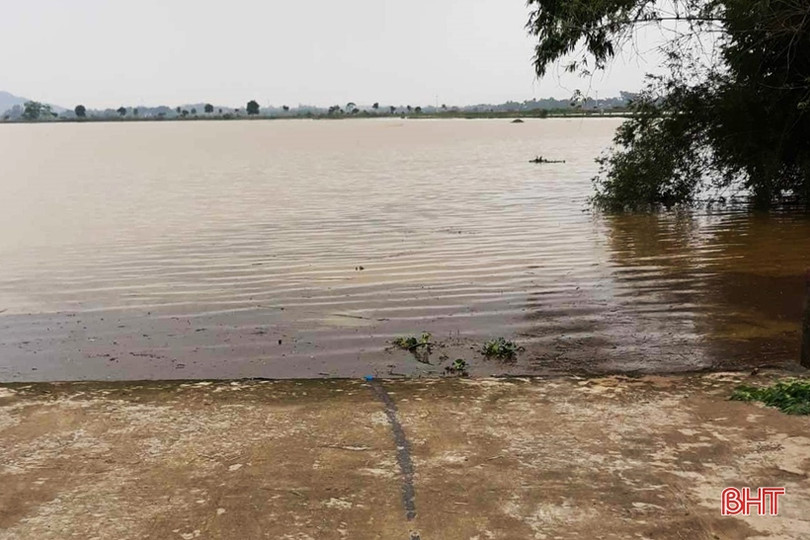 Huy động tổng lực tìm kiếm người mất tích trong mưa lũ ở Hà Tĩnh ảnh 5 Huy động tổng lực tìm kiếm người mất tích trong mưa lũ ở Hà Tĩnh