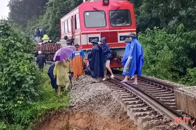 Hạn chế phương tiện lưu thông trên đường Hồ Chí Minh, QL 15 ở Hà Tĩnh