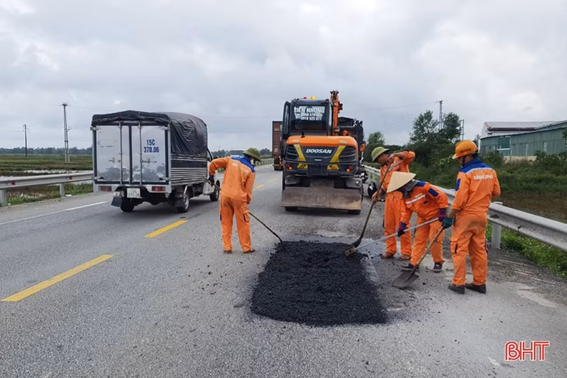 Hà Tĩnh khắc phục nhanh các sự cố, đảm bảo giao thông an toàn, thông suốt