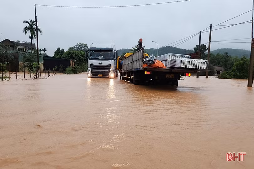 Mưa lũ gây thiệt hại nặng tại nhiều địa phương ở Hà Tĩnh