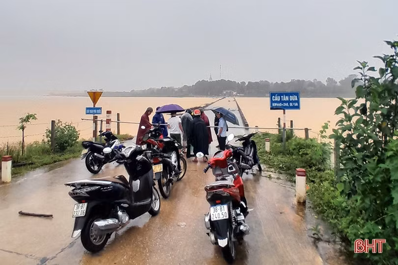 22.525 học sinh Hương Khê nghỉ học do mưa lũ