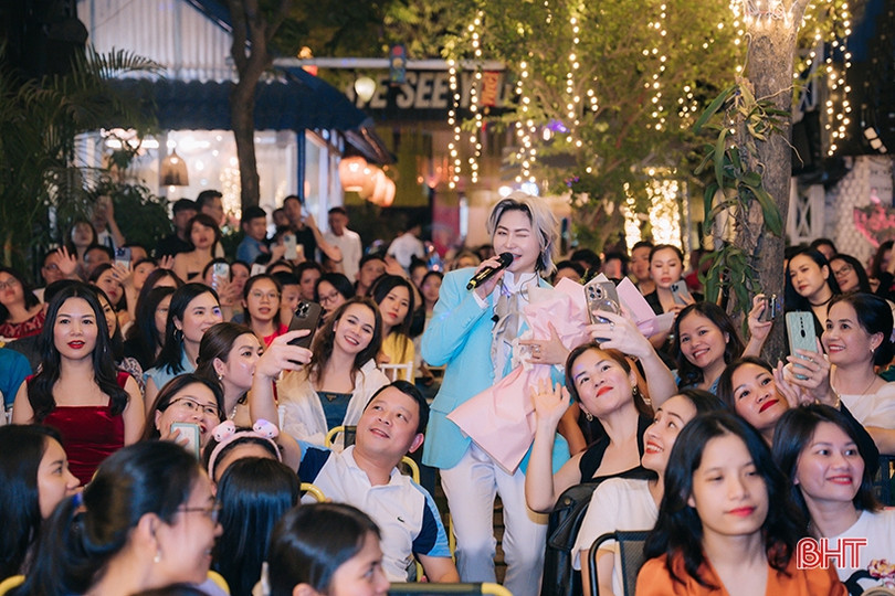 Chủ Bụi cà phê - người tiên phong đem hát live về Hà Tĩnh ảnh 5 Chủ Bụi cà phê - người tiên phong đem hát live về Hà Tĩnh