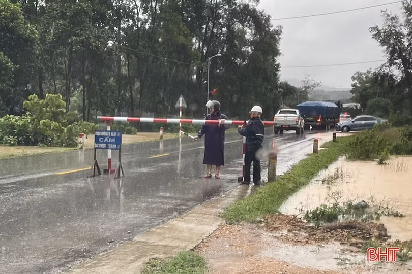 Hạn chế phương tiện lưu thông trên đường Hồ Chí Minh, QL 15 ở Hà Tĩnh