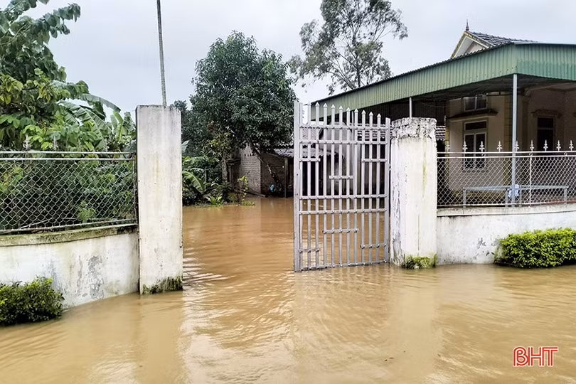 Hà Tĩnh: Nhiều nơi sạt lở, ngập lụt, giao thông bị chia cắt