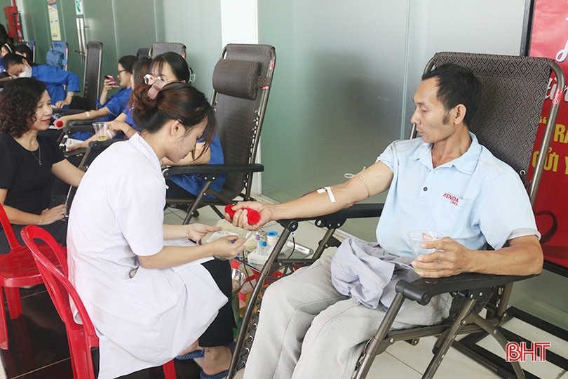 Ngày hội hiến máu tại Đại học Hà Tĩnh thu về 147 đơn vị máu.
