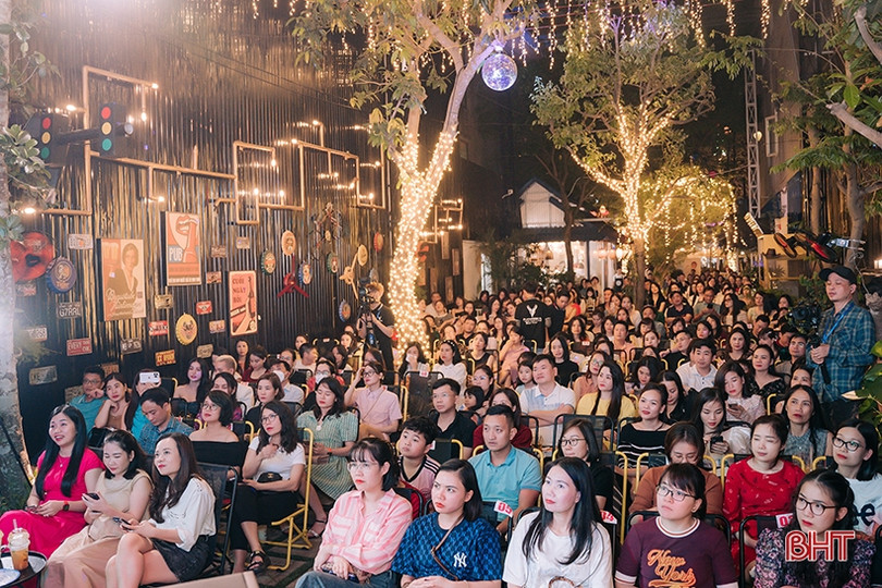 Chủ Bụi cà phê - người tiên phong đem hát live về Hà Tĩnh ảnh 2 Chủ Bụi cà phê - người tiên phong đem hát live về Hà Tĩnh