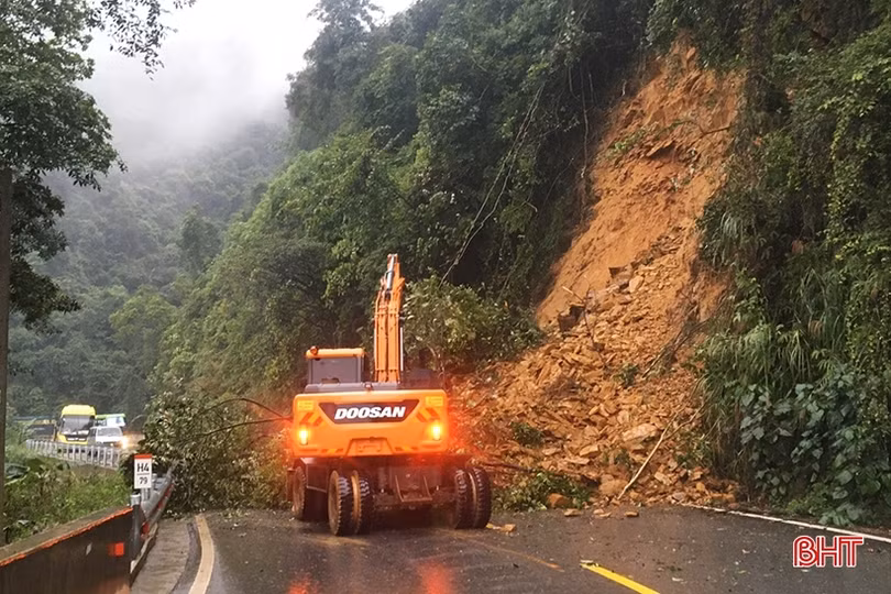 Hà Tĩnh khắc phục nhanh các sự cố, đảm bảo giao thông an toàn, thông suốt