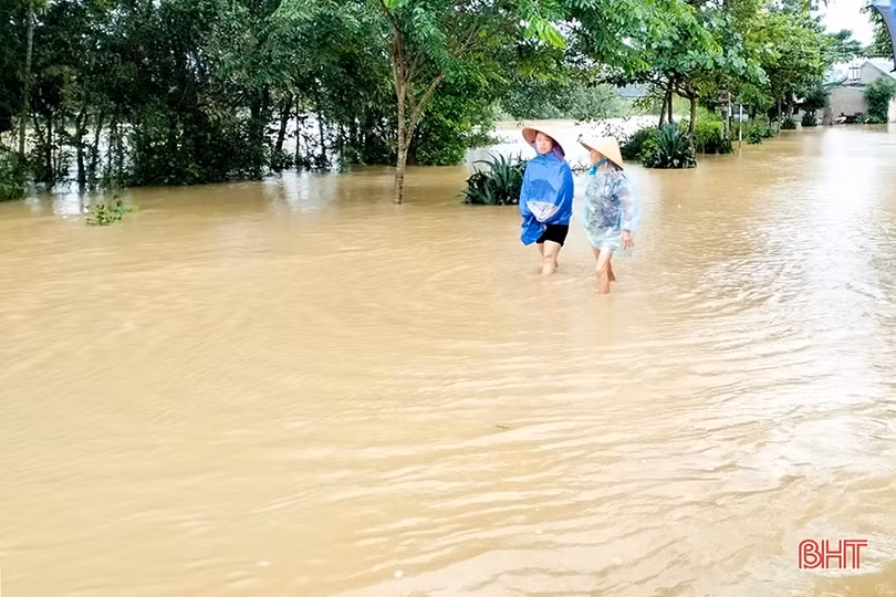 Hà Tĩnh: Nhiều nơi sạt lở, ngập lụt, giao thông bị chia cắt