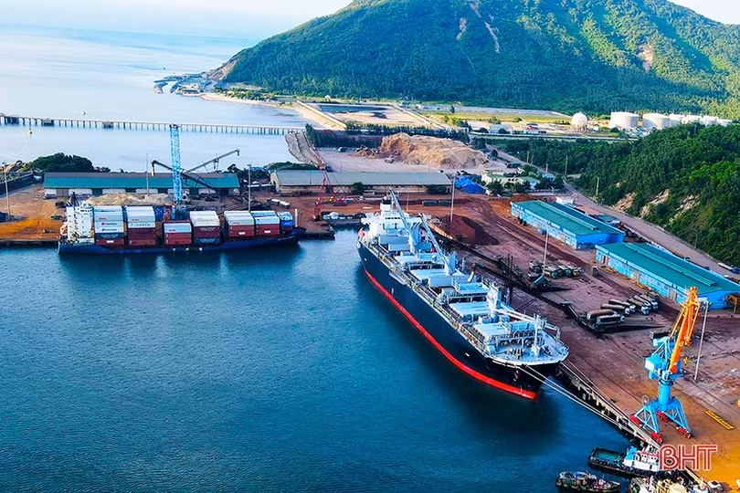 Hệ thống chính trị đồng hành với sự phát triển của doanh nghiệp