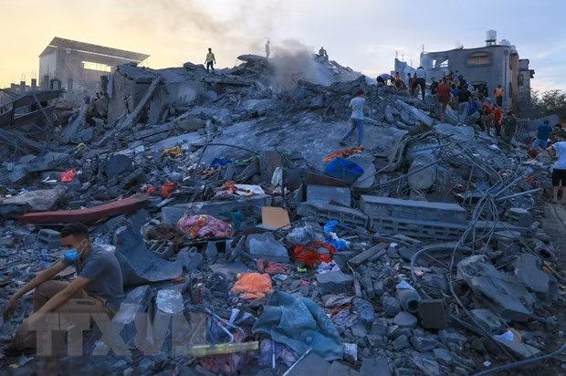 Quân đội Isarel oanh tạc trại tị nạn ở Gaza, hơn 50 người thiệt mạng