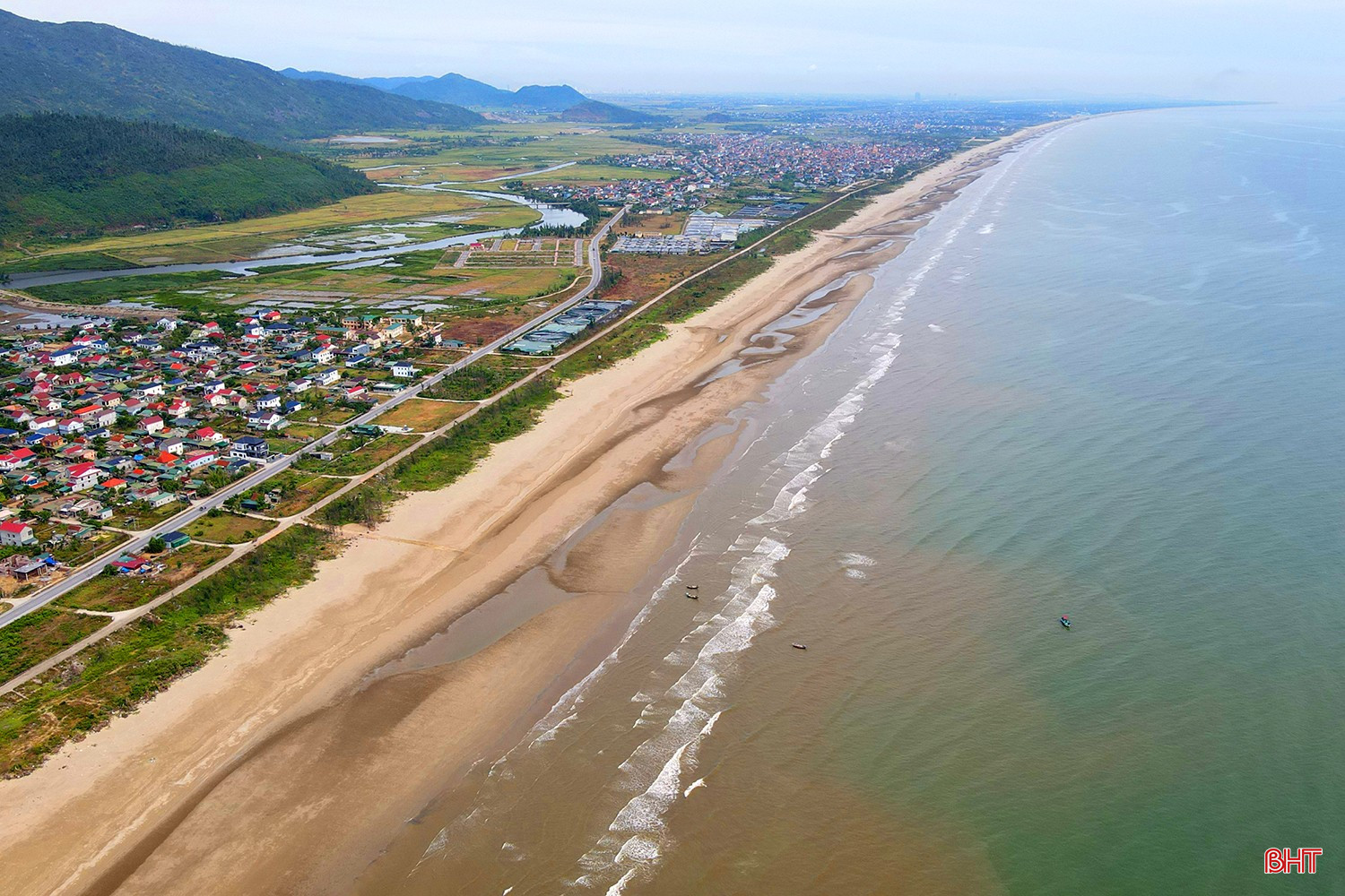 bqbht_br_nang-cap-duong-ven-bien-7ba.jpg