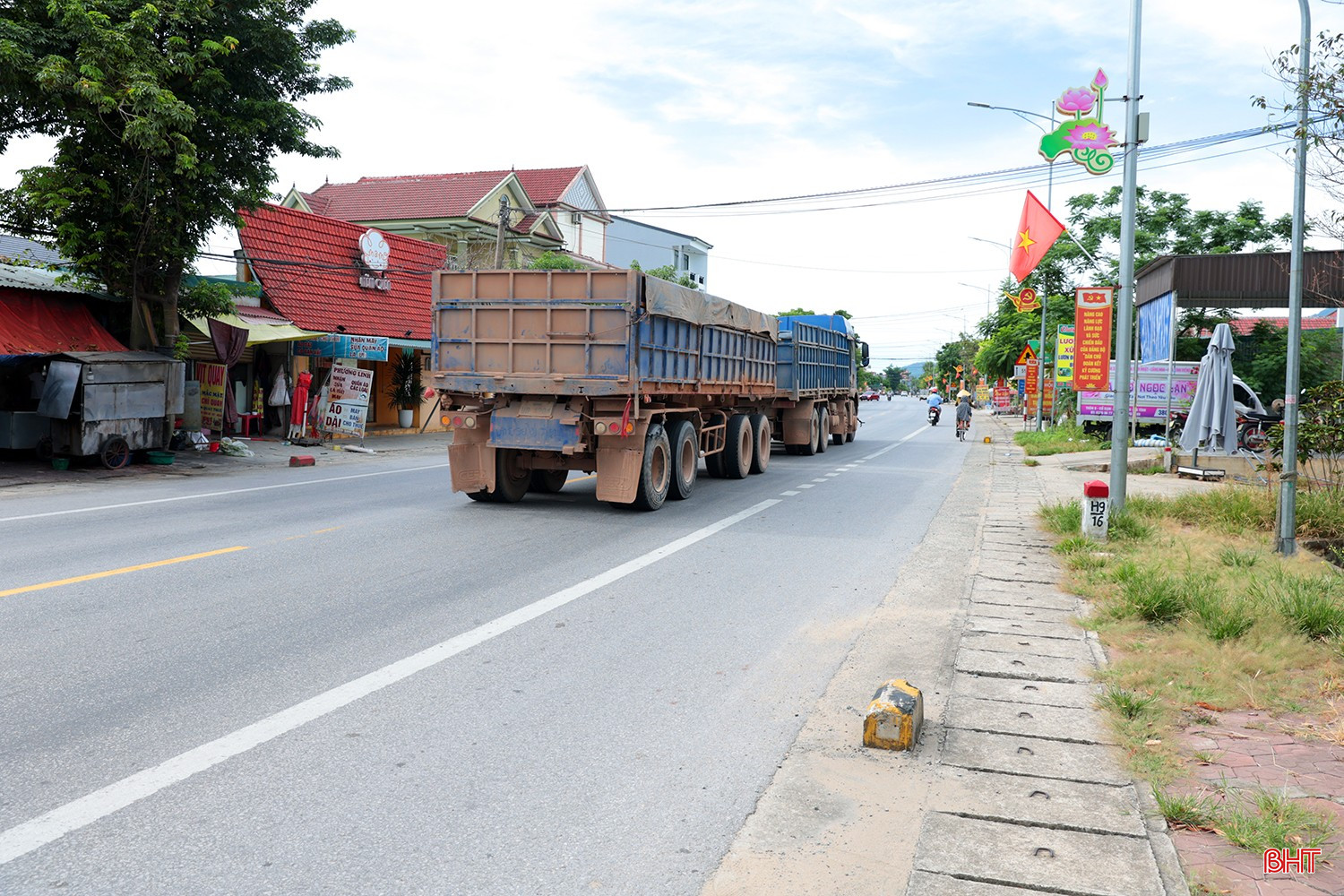 bqbht_br_nang-cap-duong-ven-bien-2a.jpg