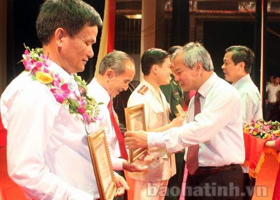 Tưng bừng Hội thi Bí thư chi bộ toàn tỉnh ảnh 3 Tưng bừng Hội thi Bí thư chi bộ toàn tỉnh ảnh 3