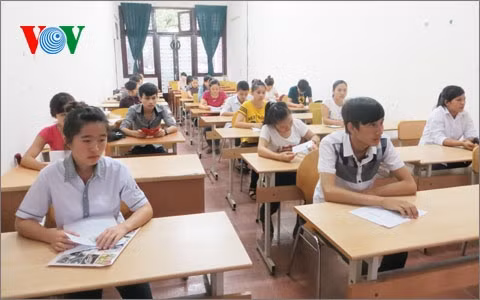 Khi các trường đại học công lập được tự chủ về học phí thì cũng đồng nghĩa với việc sắp tới, sinh viên sẽ phải đóng học phí cao hơn (ảnh minh họa)