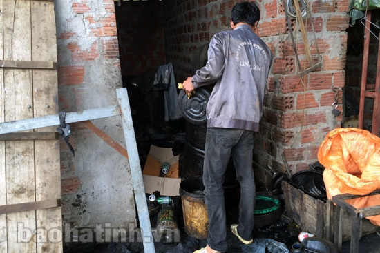 Công khai buôn bán dầu nhớt thải ảnh 1