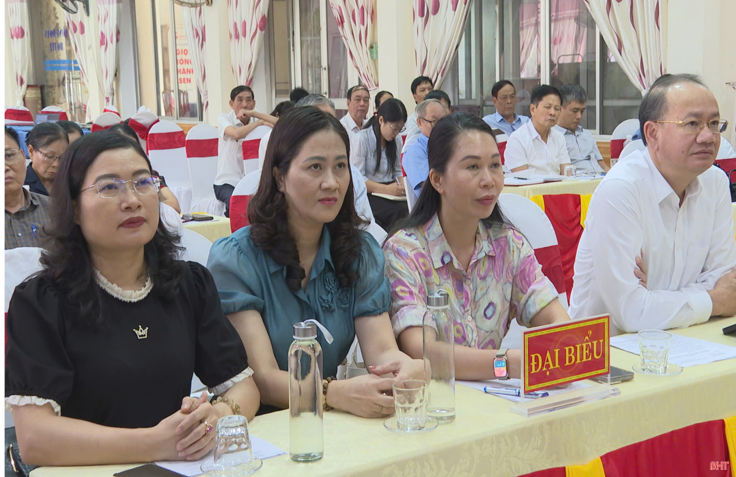 Đại biểu tham dự hội nghị bqbht_br_sua-dai-bieu-l.jpg