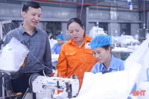 Người "truyền lửa" cho hơn 400 công nhân