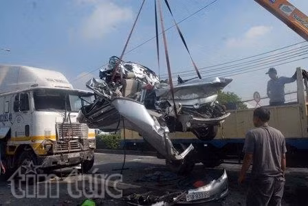 Hiện trường vụ tai nạn kinh hoàng.