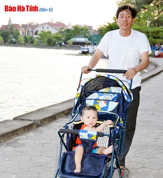 Nhờ Dự án Cải thiện môi trường đô thị miền Trung (ADB), những năm qua, hệ thống hồ điều hòa trên địa bàn thành phố đã được hồi sinh và trở thành những “lá phổi” cho cuộc sống của người dân, đặc biệt là trong những ngày nắng nóng gay gắt.