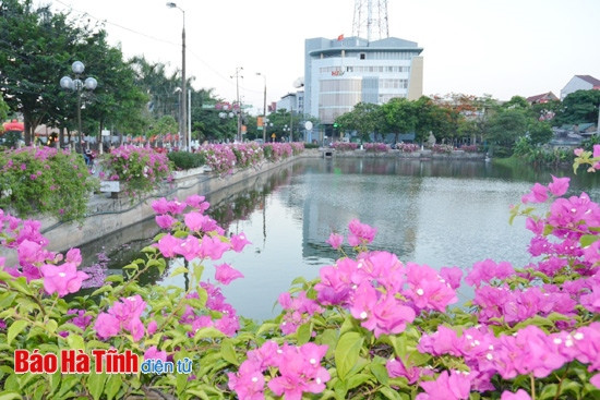 Nhờ Dự án Cải thiện môi trường đô thị miền Trung (ADB), những năm qua, hệ thống hồ điều hòa trên địa bàn thành phố đã được hồi sinh và trở thành những “lá phổi” cho cuộc sống của người dân, đặc biệt là trong những ngày nắng nóng gay gắt.