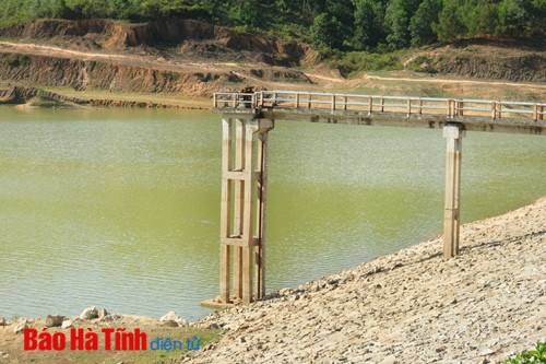 Hương Sơn gồng mình với nắng hạn ảnh 4