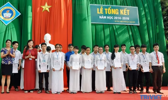 Trường THPT Phan Đình Phùng - Truyền thống 70 năm dạy chữ, rèn người ảnh 1