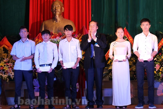Đại học Hà Tĩnh khai giảng năm học 2014-2015 ảnh 2
