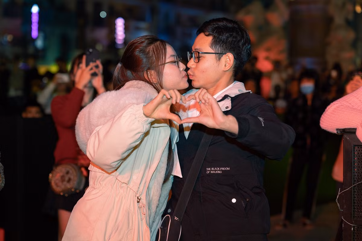 “Quẩy tưng bừng” với đại tiệc chào đón năm mới tại Grand World Hà Nội