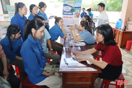 Hơn 300 lao động tham gia phiên giao dịch việc làm 
