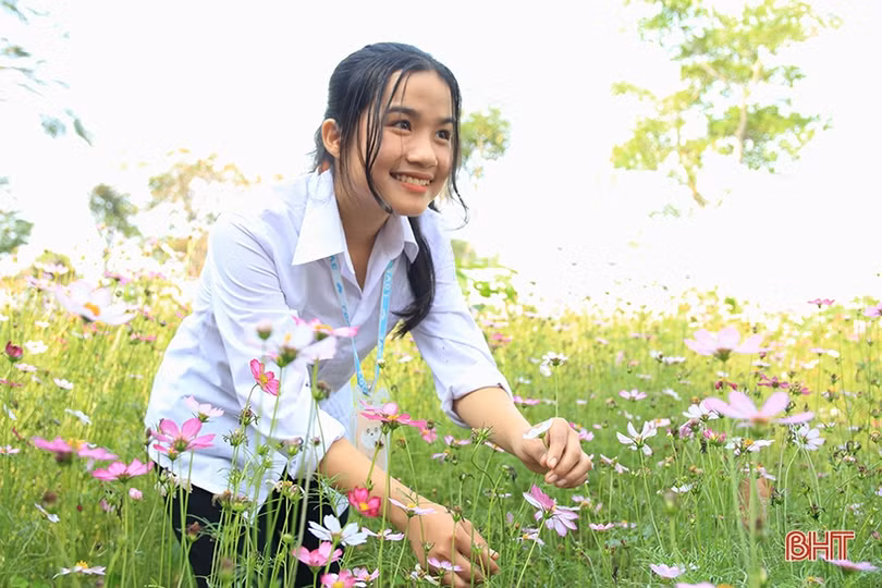 Nữ lớp trưởng gương mẫu - giải nhì quốc gia môn Địa lý ở “trường làng” Hà Tĩnh