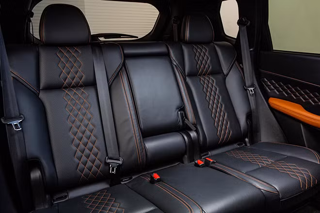 Mitsubishi Outlander có 7 phiên bản và giá hơn 620 triệu đồng