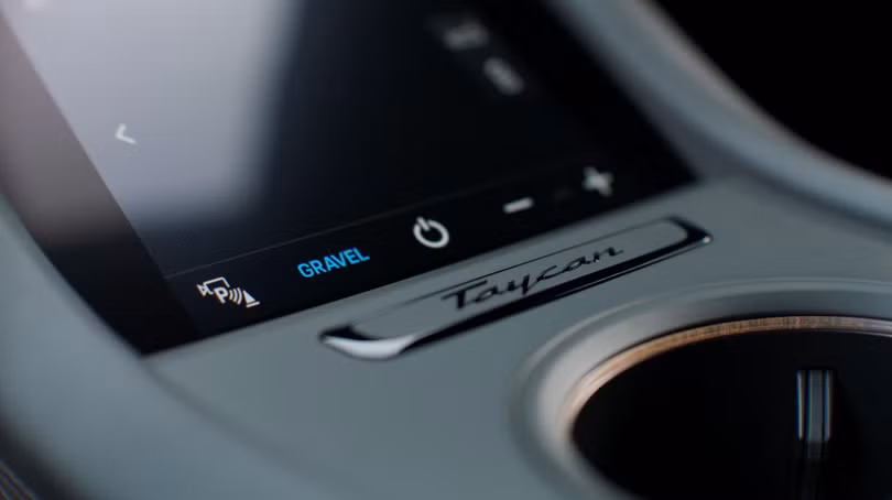 Porsche ra mắt xe điện gầm cao Taycan Cross Turismo