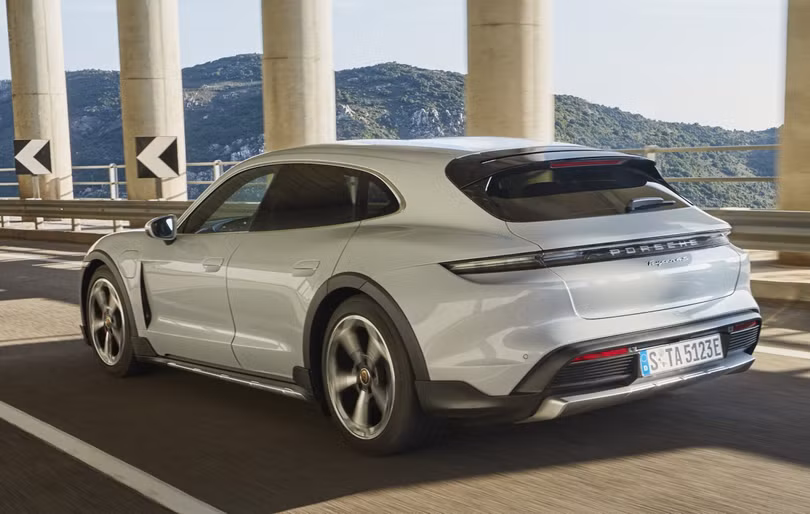 Porsche ra mắt xe điện gầm cao Taycan Cross Turismo