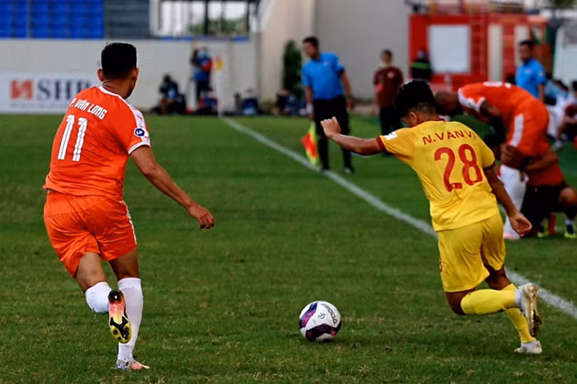 Thất thủ trên sân Hòa Xuân, Hồng Lĩnh Hà Tĩnh trắng tay sau 3 vòng đấu