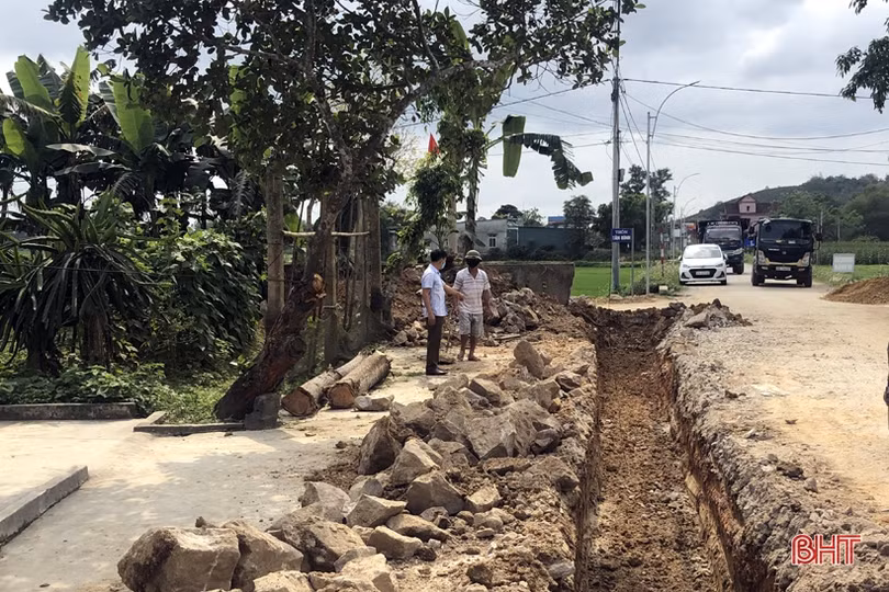 90 hộ dân Hương Sơn hiến gần 1.500 m<sup>2</sup> đất ở mở rộng Quốc lộ 8C