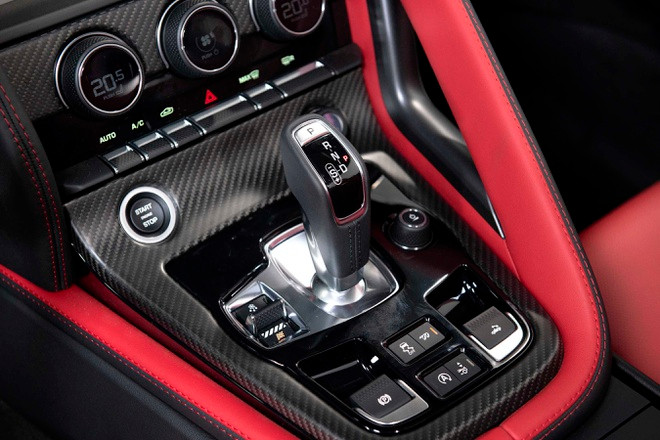 Jaguar F-type 2021 được ra mắt tại Việt Nam, giá cao nhất 15,3 tỷ đồng