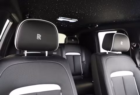 Rolls-Royce Cullinan Black Badge hơn 40 tỷ thứ 2 về Việt Nam