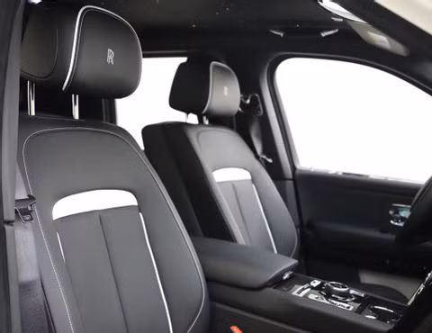 Rolls-Royce Cullinan Black Badge hơn 40 tỷ thứ 2 về Việt Nam