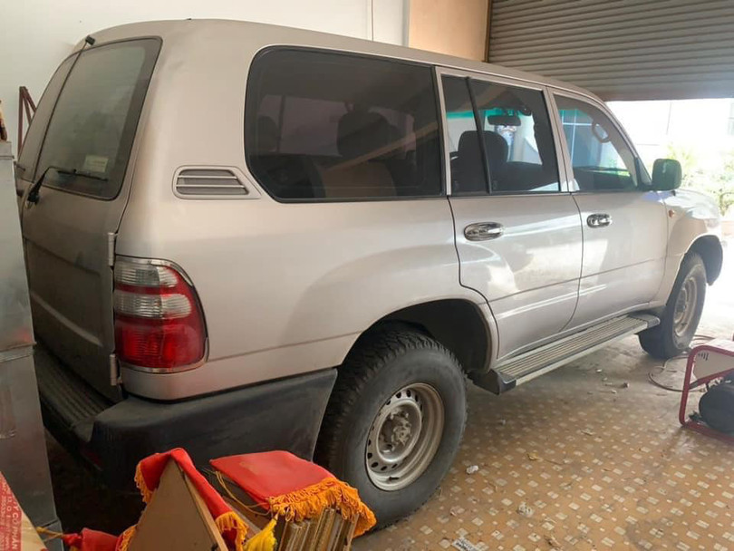 Đại gia Việt gây sốc chi gần tỷ đồng mua Toyota 7 chỗ cũ kĩ - Ảnh 4. Đại gia Việt gây sốc chi gần tỷ đồng mua Toyota 7 chỗ cũ kĩ