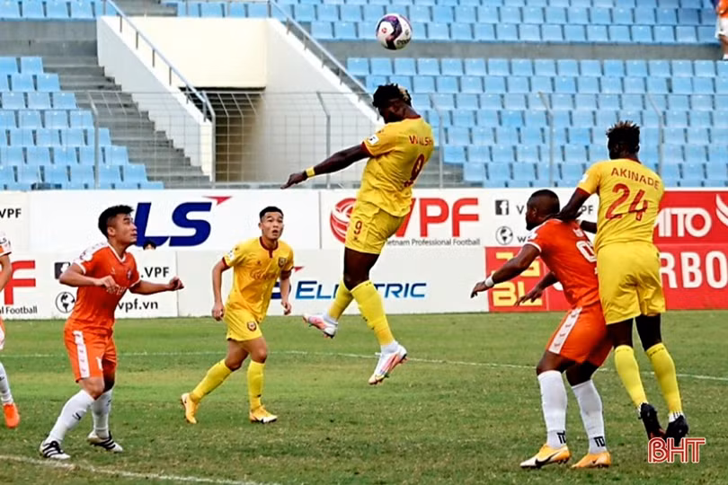 Thất thủ trên sân Hòa Xuân, Hồng Lĩnh Hà Tĩnh trắng tay sau 3 vòng đấu