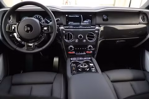 Rolls-Royce Cullinan Black Badge hơn 40 tỷ thứ 2 về Việt Nam