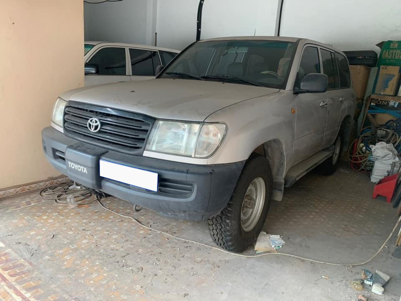 Đại gia Việt gây sốc chi gần tỷ đồng mua Toyota 7 chỗ cũ kĩ - Ảnh 3. Đại gia Việt gây sốc chi gần tỷ đồng mua Toyota 7 chỗ cũ kĩ