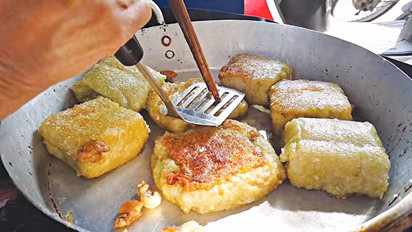 Bánh chưng rán sau tết - những mối nguy tiềm ẩn cho sức khỏe