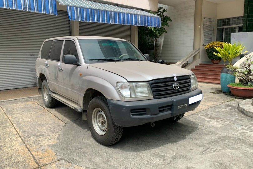Đại gia Việt gây sốc chi gần tỷ đồng mua Toyota 7 chỗ cũ kĩ - Ảnh 5. Đại gia Việt gây sốc chi gần tỷ đồng mua Toyota 7 chỗ cũ kĩ