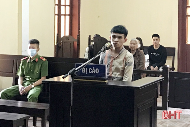 10 tháng tù giam cho thanh niên trộm chim cảnh